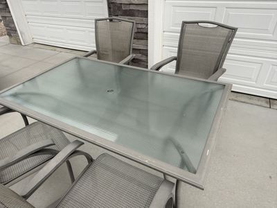 Patio outdoor table chairs 5 piece set great shape