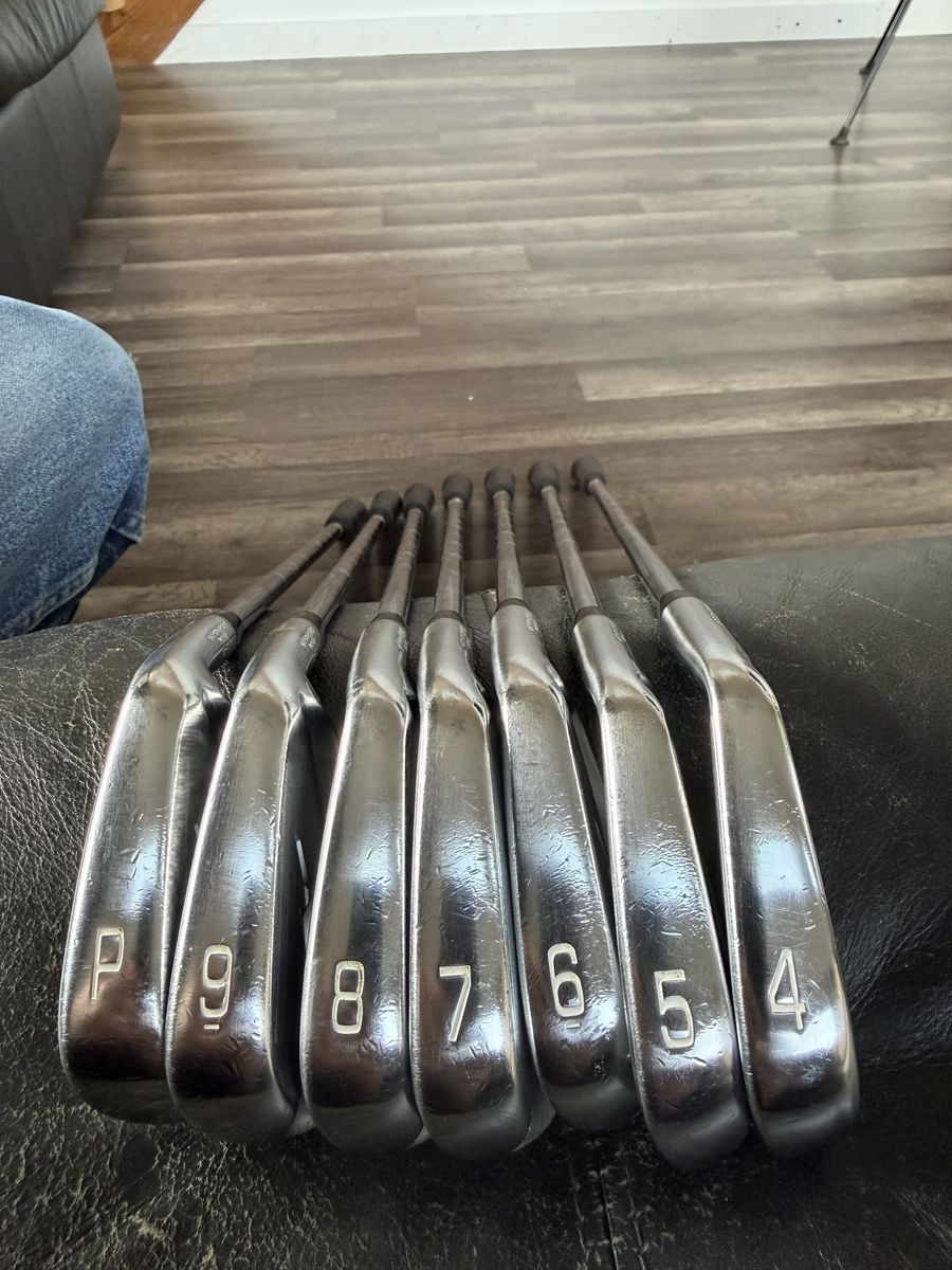 Mizuno 241 Blades 4-P