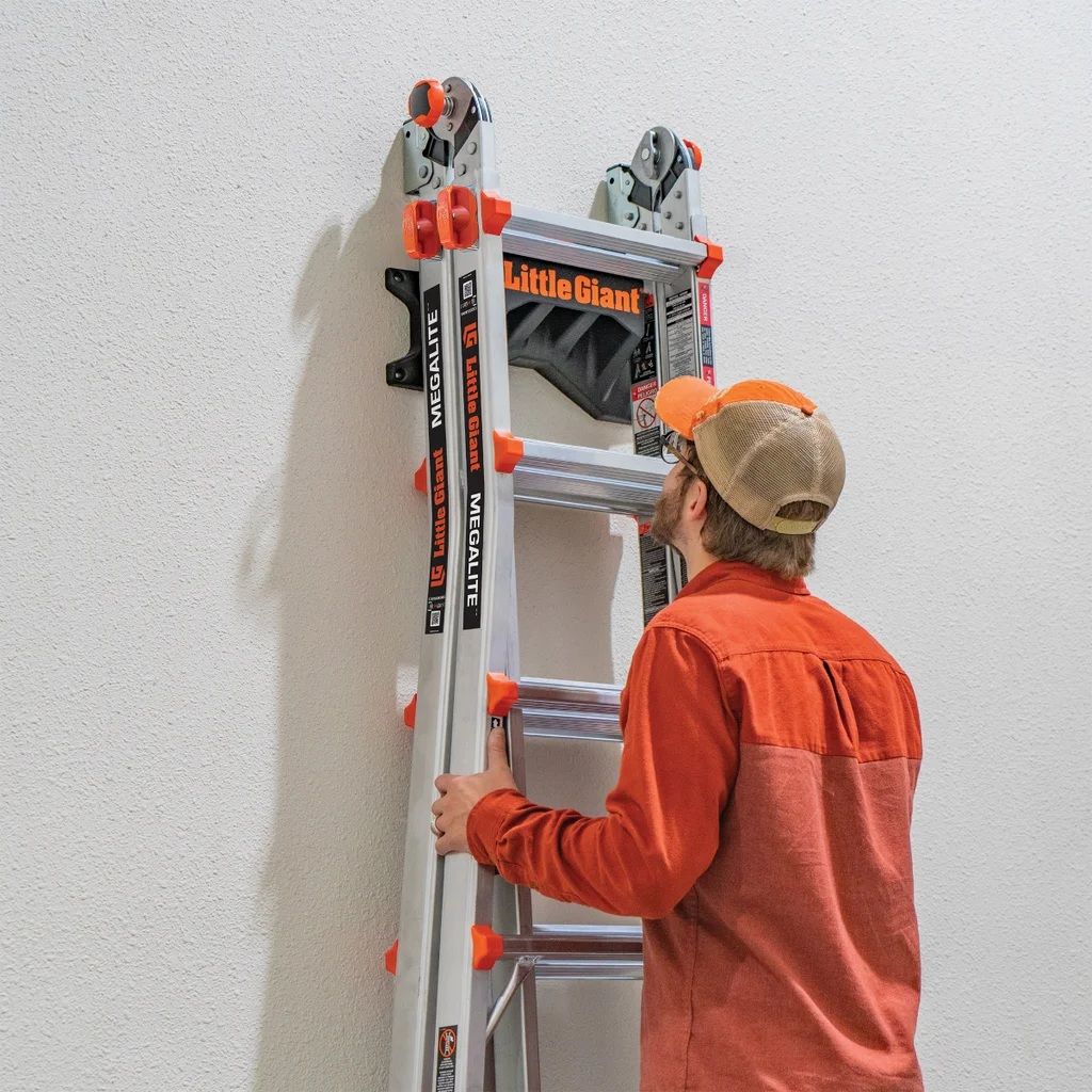 Little Giant Megalite M18 Telescoping Multi-Position Ladder with Ladder Rack 2009560 #106331
