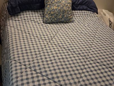 Full bed - metal frame, mattress, box spring, & bedding