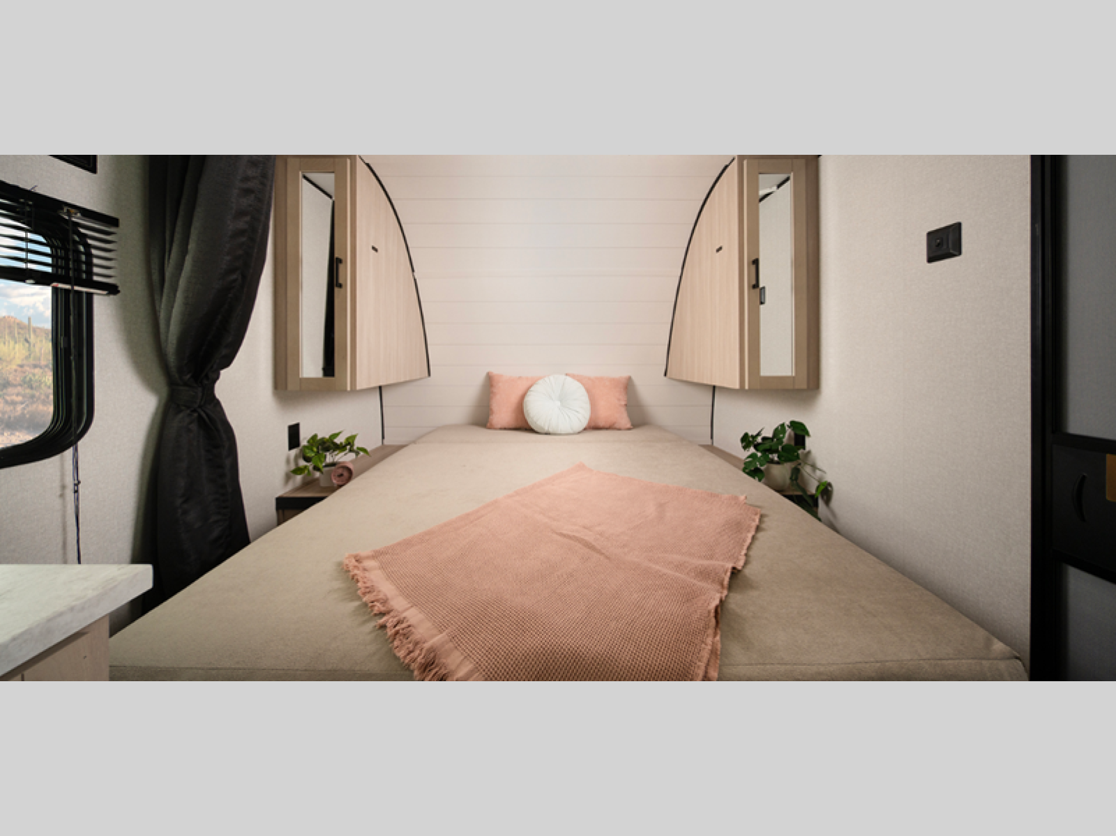 Main image 5