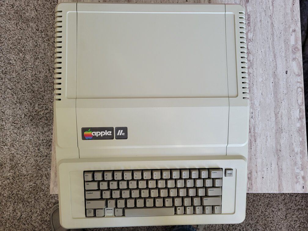 Apple //e (IIe) for sale