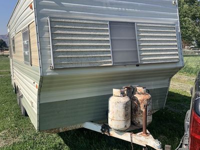 Nomad 18' Camp Trailer