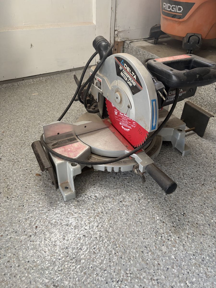 10” Delta Compound Miter Saw