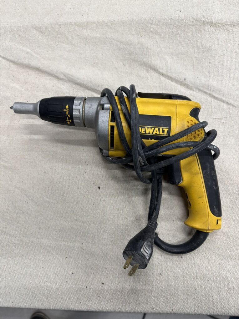DEWALT Corded Screwgun / Drywall Screwdriver