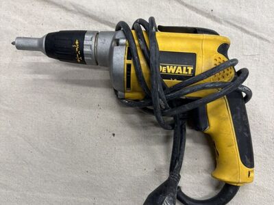DEWALT Corded Screwgun / Drywall Screwdriver