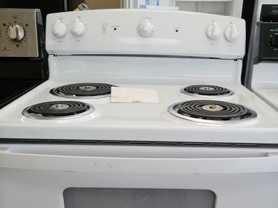 Real Clean White Coil Top Range~Works Great~90 Day Guarantee