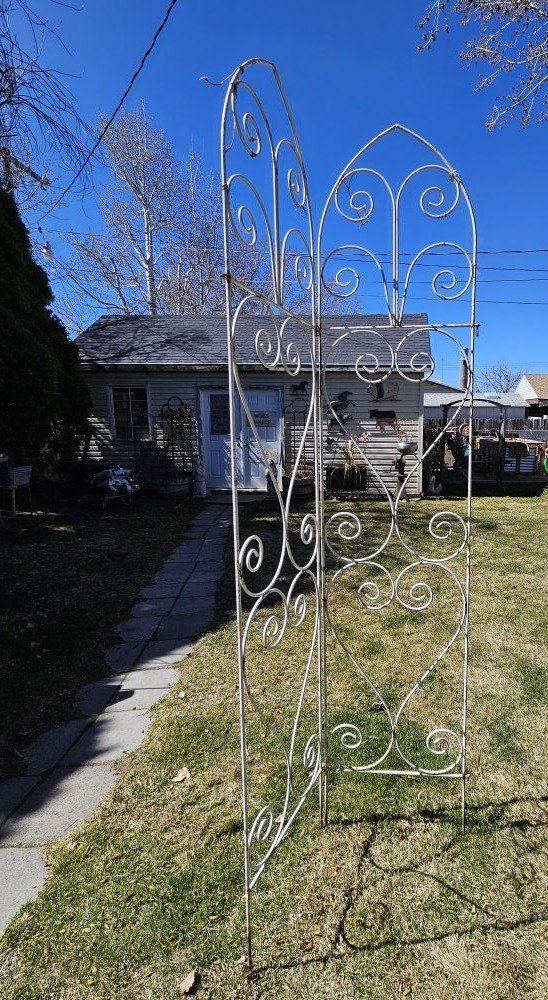 2 Wrought Iron Garden Trellis 8'