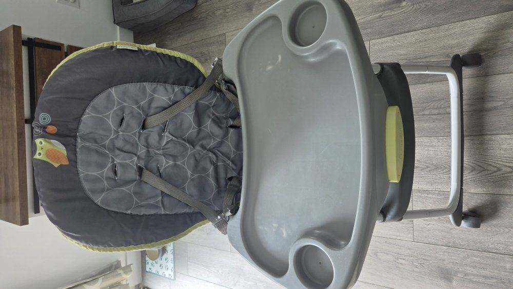 Highchair -10$