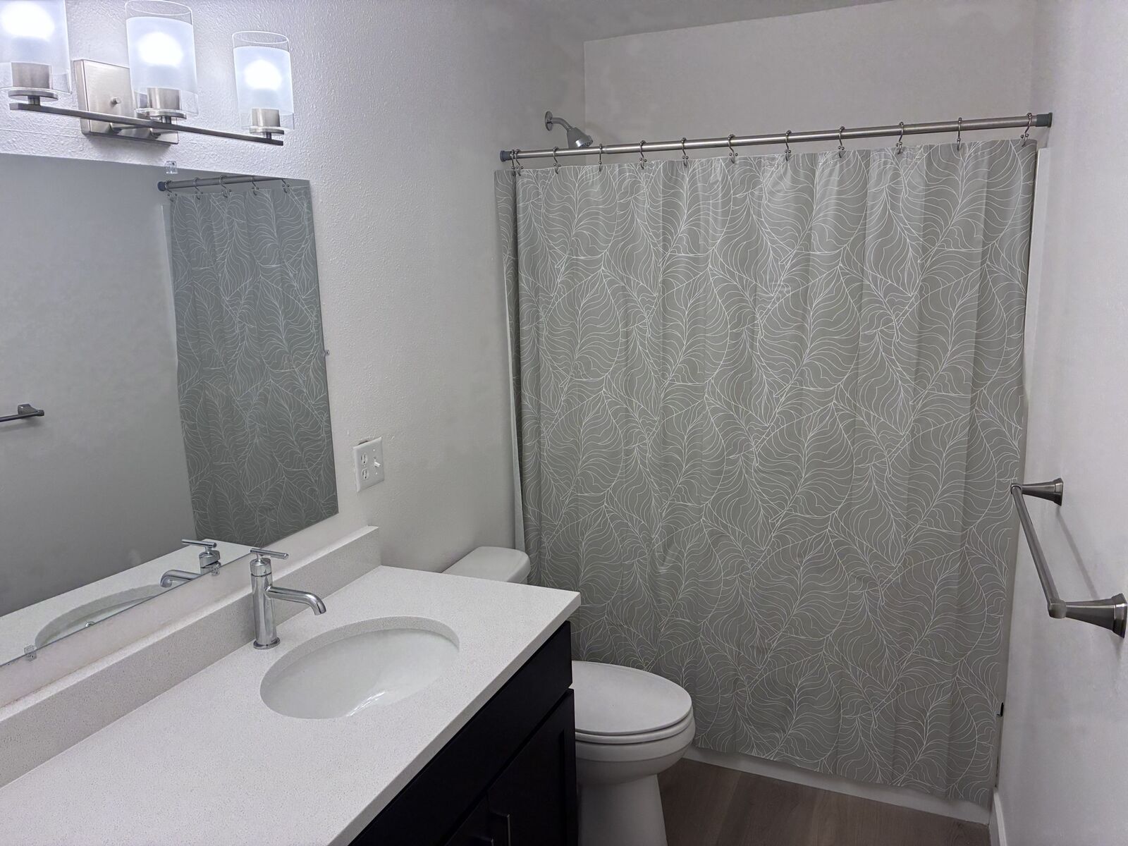 Newly Renovated, 2 Bedroom 1 Bathroom Apartment in Coveted Location!