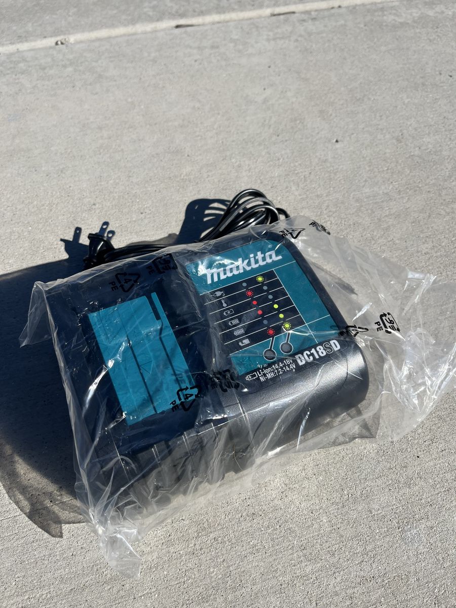 Makita 18V Battery Charger