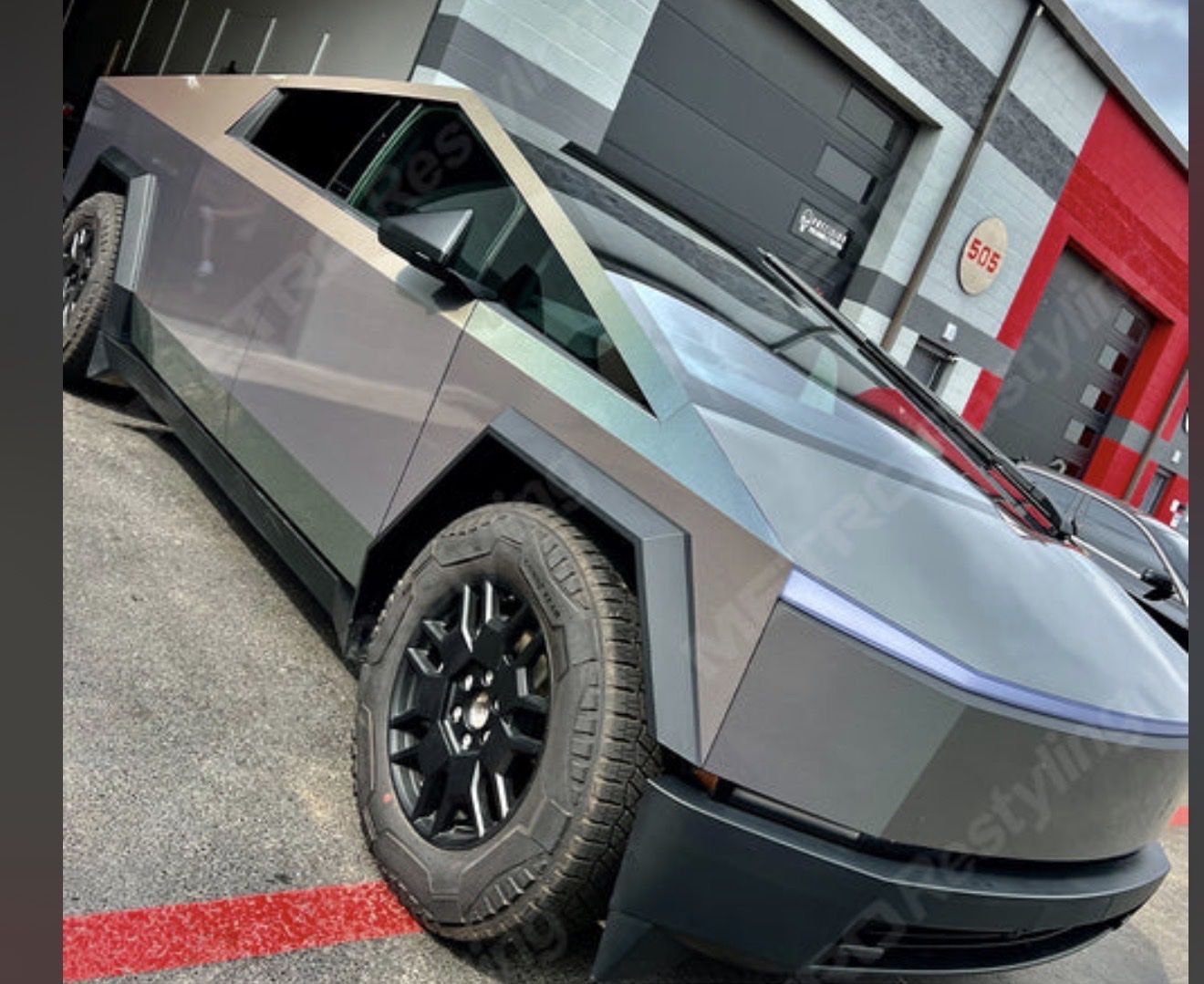 Tesla Cybertruck PPF Color Wrap Silver/grey gloss