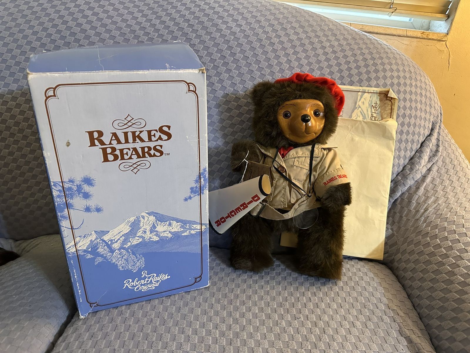 Vintage 1986 Robert Raikes Cecil Bear and Box