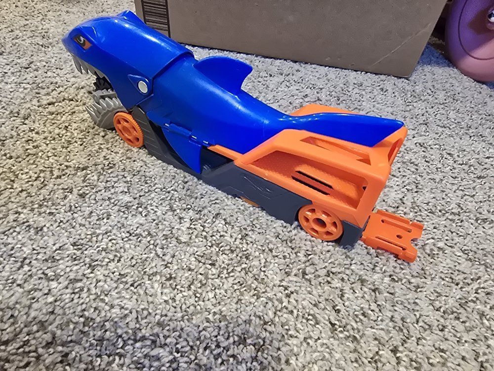 Main image 3