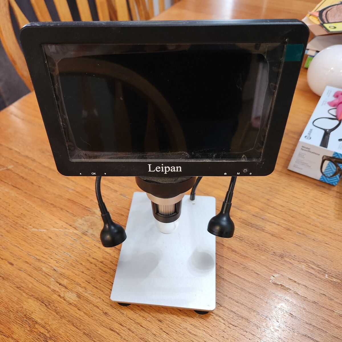 Leopard 7" digital microscope