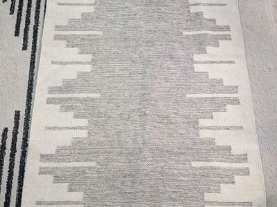 La Cima Handwoven Accent Rug