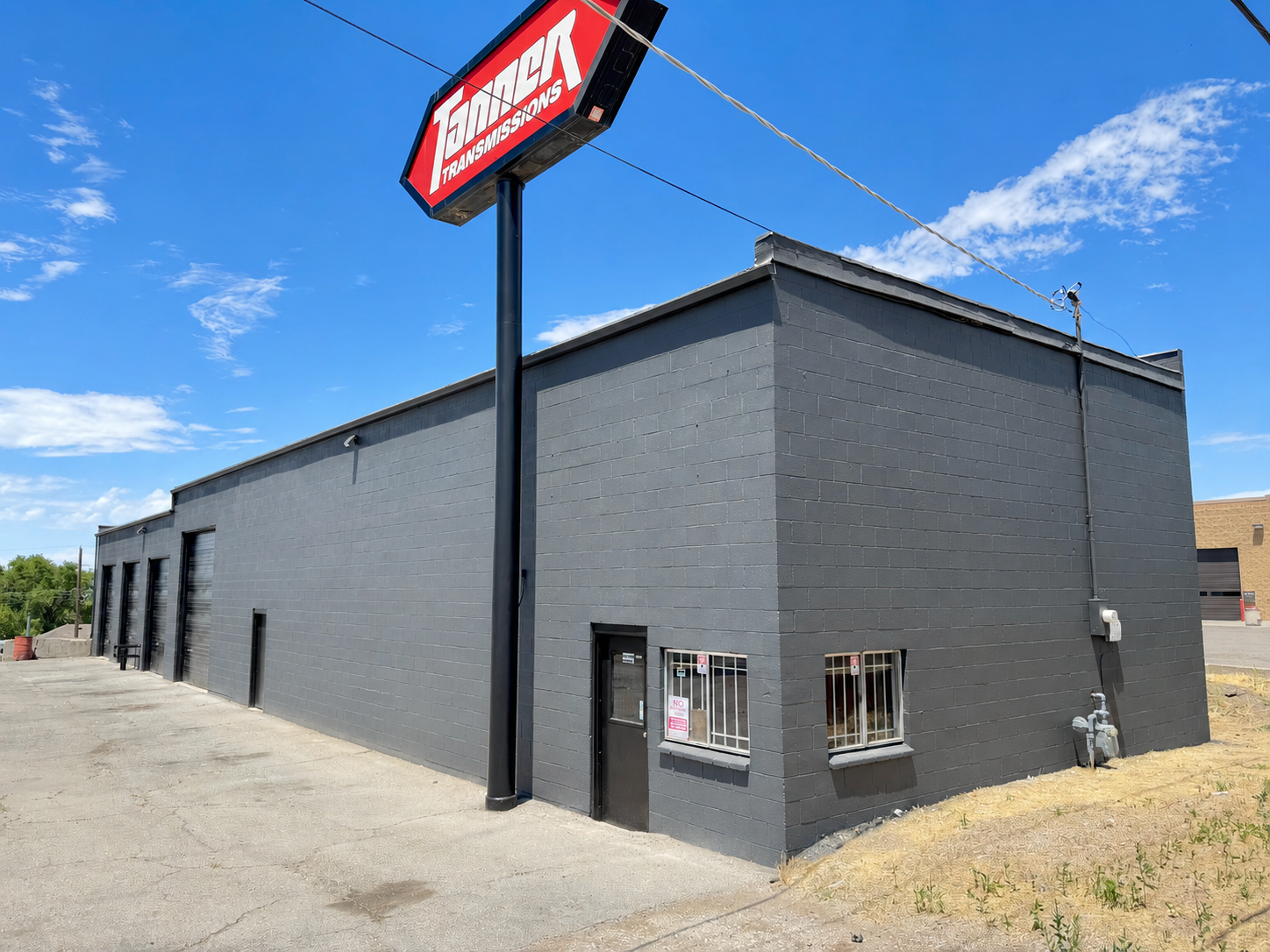 4 bay shop in sunset