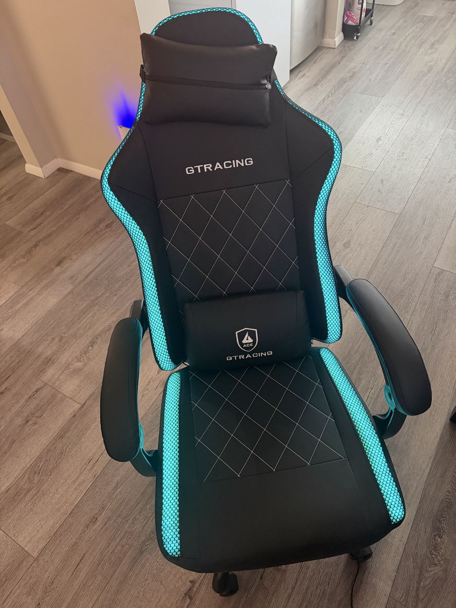 GTRACING GT099 LED Gaming Chair with Footrest - Black & light up 