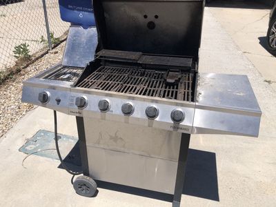 Free bbq Works just needs cleaned up