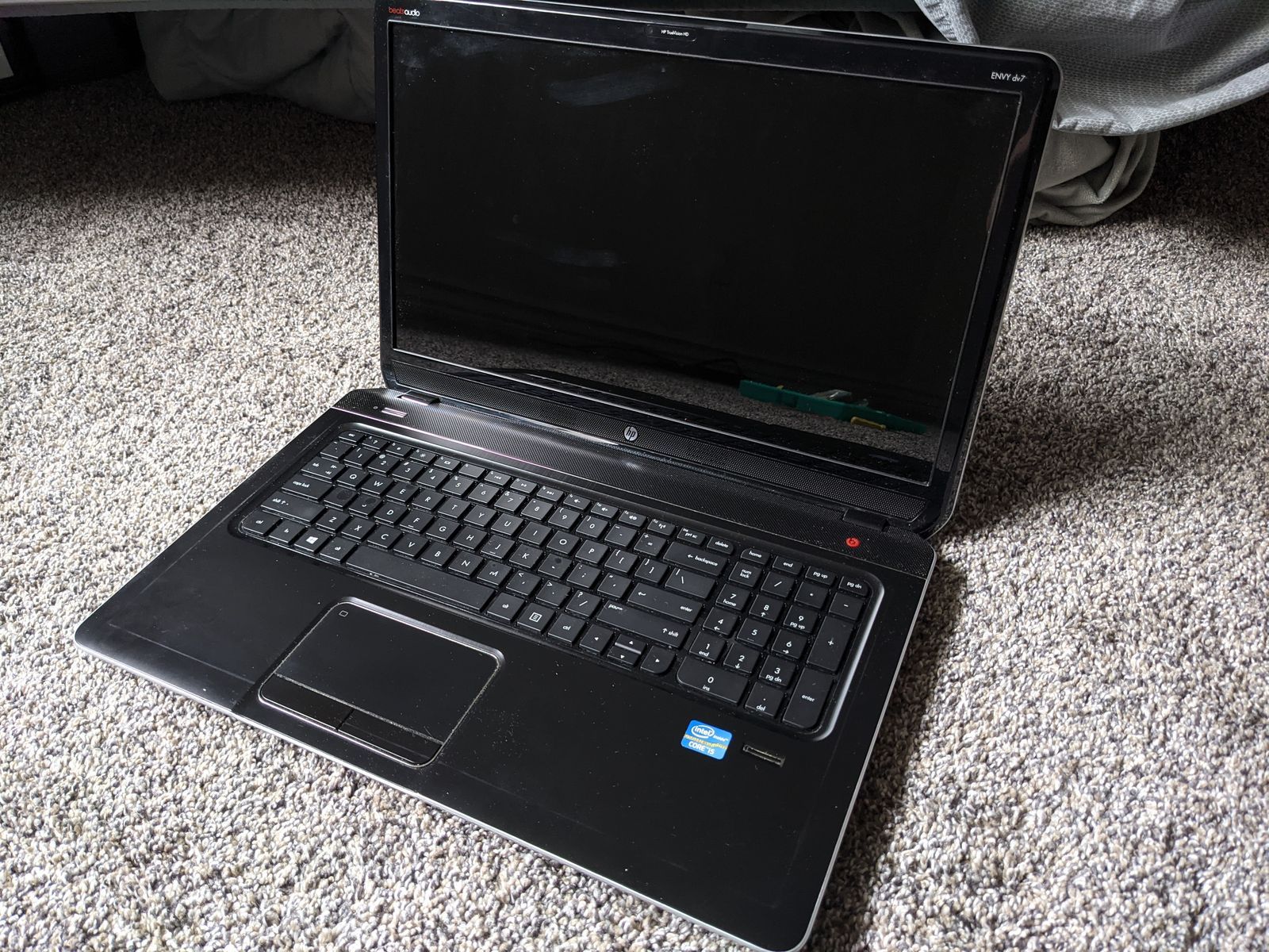 HP Envy dv7 laptop
