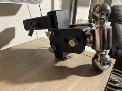 Brand new BW Adjustable Trailer Hitch with Dual Balls, Heavy Duty Towing Receiver brand new never used