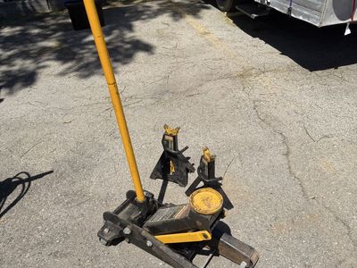 Craftsman 3-Ton Hydraulic Floor Jack & Jack Stands Set - Yellow/Black, Used
