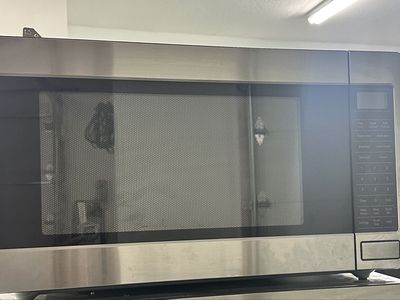 Stainless Steel Countertop Microwave Oven with Digital Display - Excellent Condition