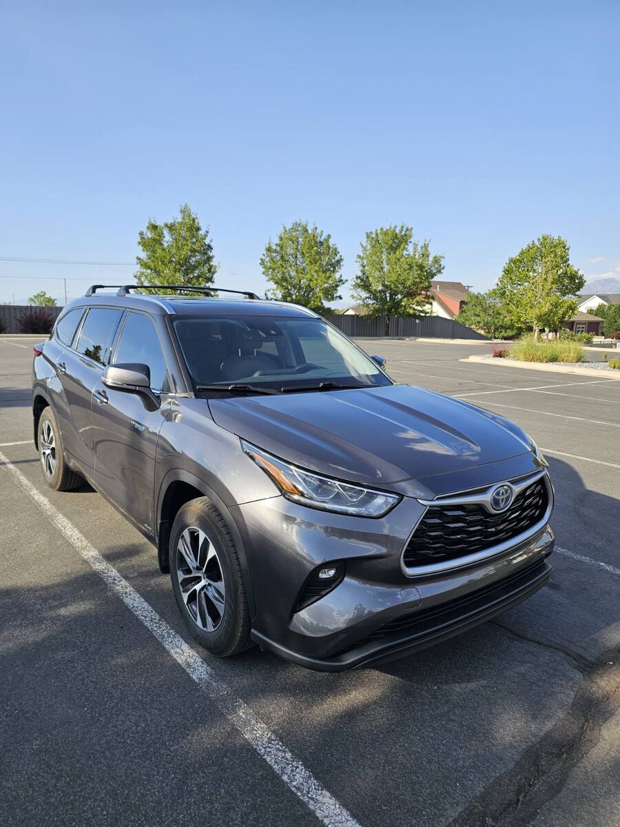 2021 TOYOTA HIGHLANDER XLE
