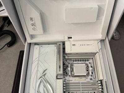 ASUS ROG CROSSHAIR X870E Glacial EATX Motherboard Gaming PC - White