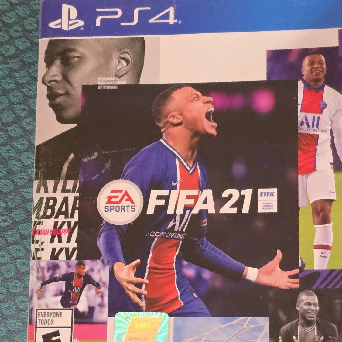 PS4 FIFA 21 (LIKE NEW)