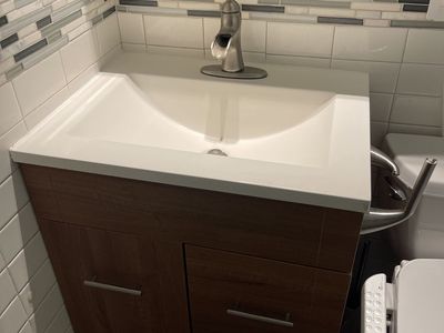24 inch bathroom vanity