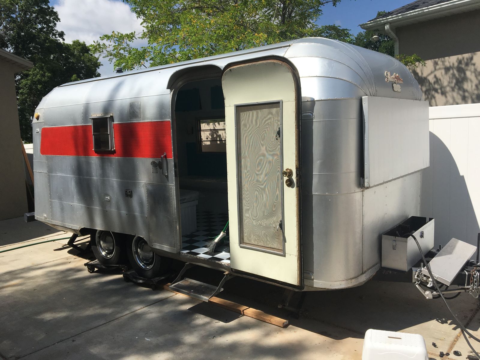 Silverstreak 21' Trailer
