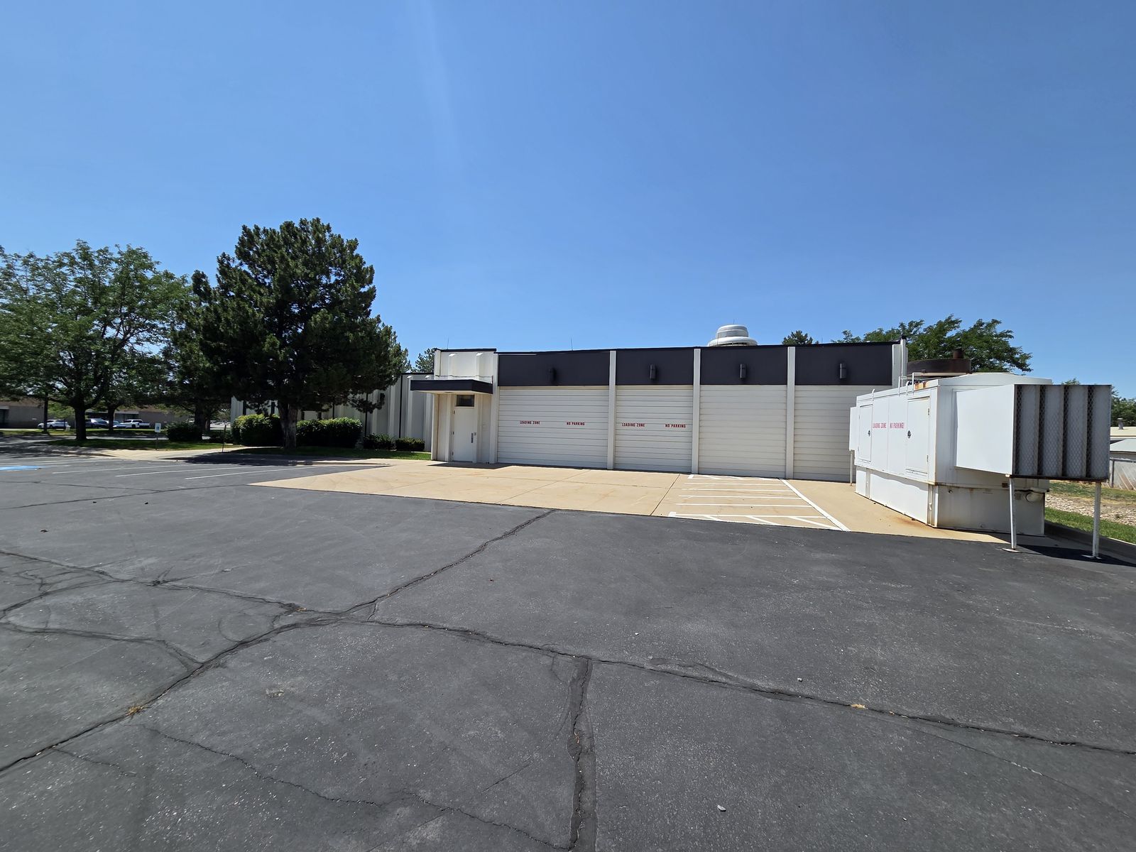 Main image 4