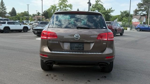 Main image 3