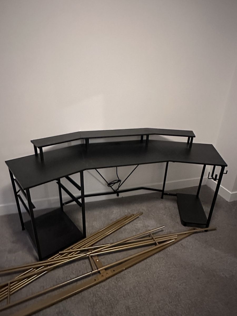 Sedeta Gaming Desk