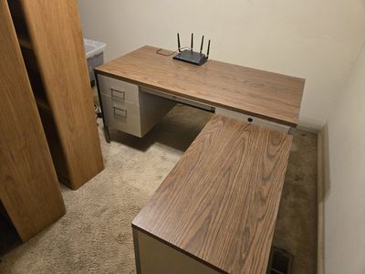 L-Shaped Office Desk - Wood Grain Top, Metal Frame & Drawers - Used