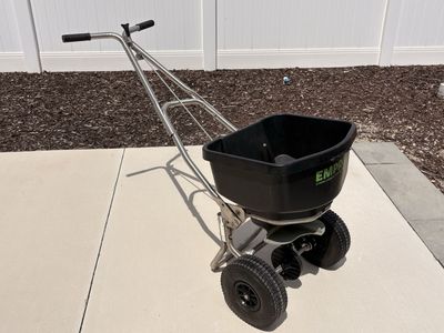 EMPRO 50 Pound Fertilizer Spreader
