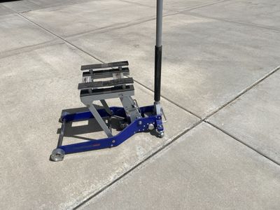 Pittsburgh 1500 lb Capacity ATV and Motorcycle Lift