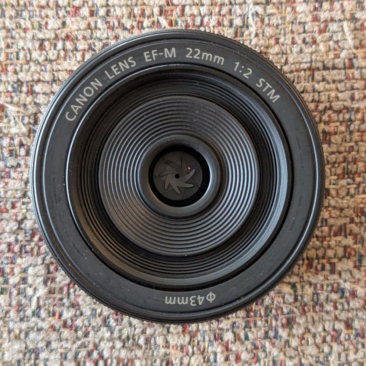 Canon EF-M 22mm f/2.0 lens for Canon M-series cameras such as M50