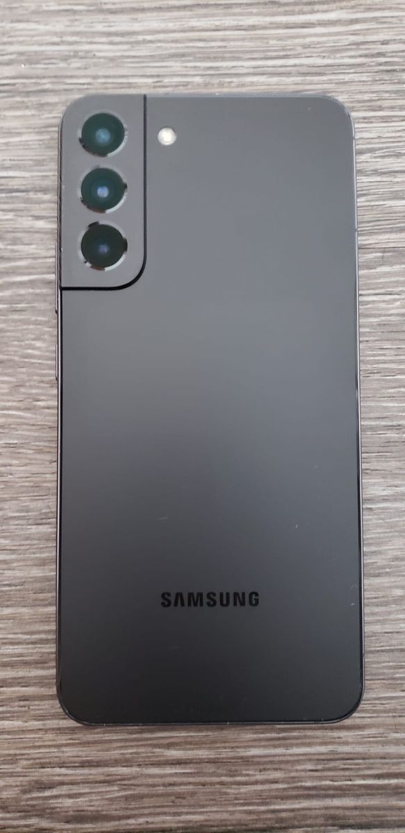 Samsung Galaxy S22 PLUS 5G  128GB -  Unlocked