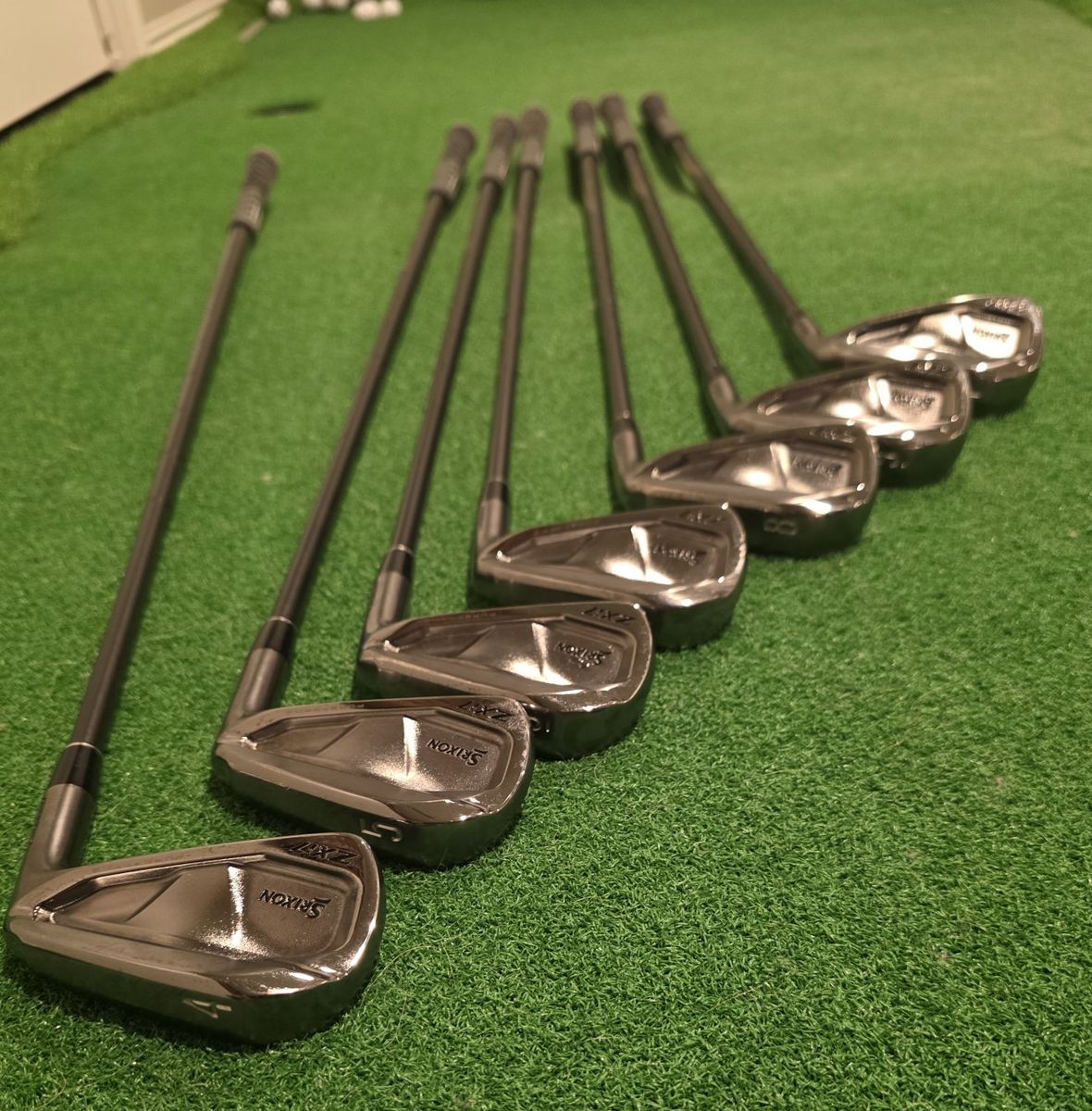Srixon zxi7 Limited Edition Black Chrome Iron set 4-PW
