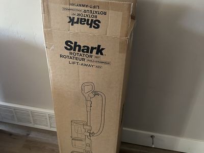 Vacuum Shark rotator Lift Away With Duoclean