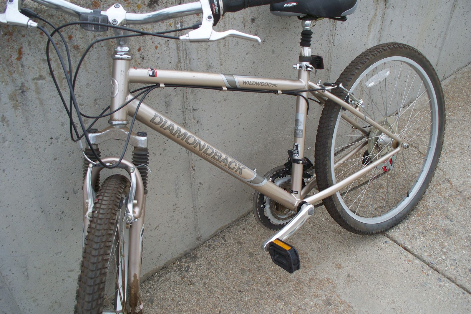 Diamondback Wildwood CITI 21 Speed Mountain Bike. 26" X 2.10 tires.