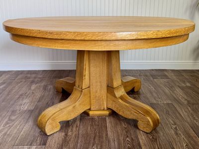 Vintage Tiger Oak Round Pedestal Dining Table