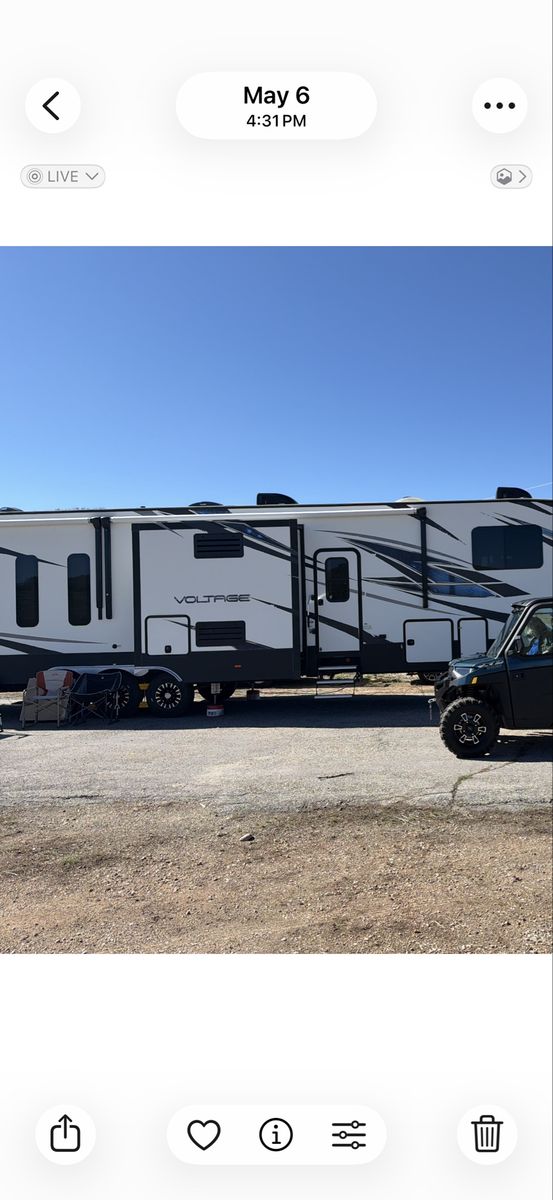2018 Dutchmen Voltage 44ft Fifth toyHauler - Triple Axle, Sleeps 8, Residential Fridge, No Leaks