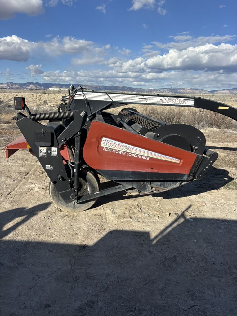 Macdon 5020 Windrower