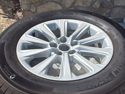 4 Michelin Primacy All Season Tires & OEM Toyota Rims - 255/65R18