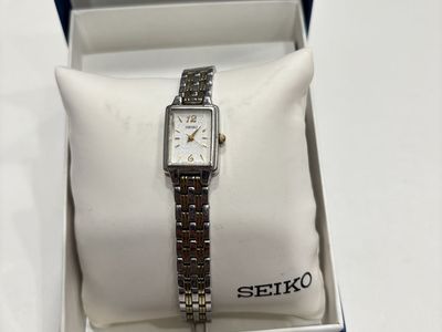 Vintage 1980's Ladies Seiko Watch