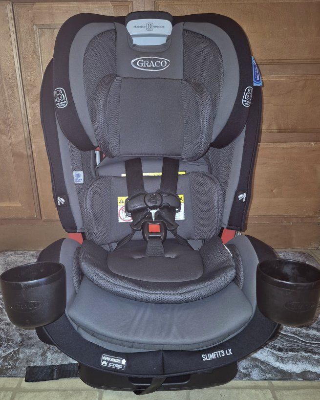Like-New! Graco SlimFit3 LX 3-in-1 Car Seat Convertible Rear & Forward Facing Harness Booster
