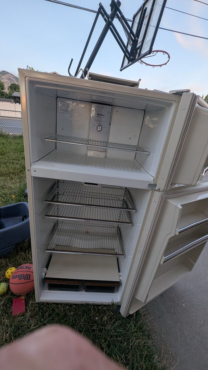 Working refrigerator